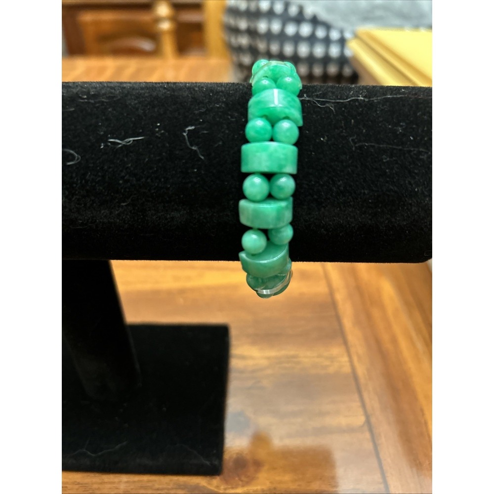 Vintage Green Jade Beaded Faux‎ Stretch Bracelet Glass